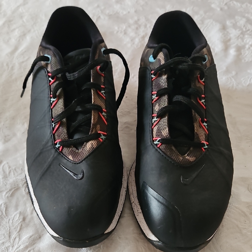 Nike Black Men's Golf Shoes.  US mens 8.5